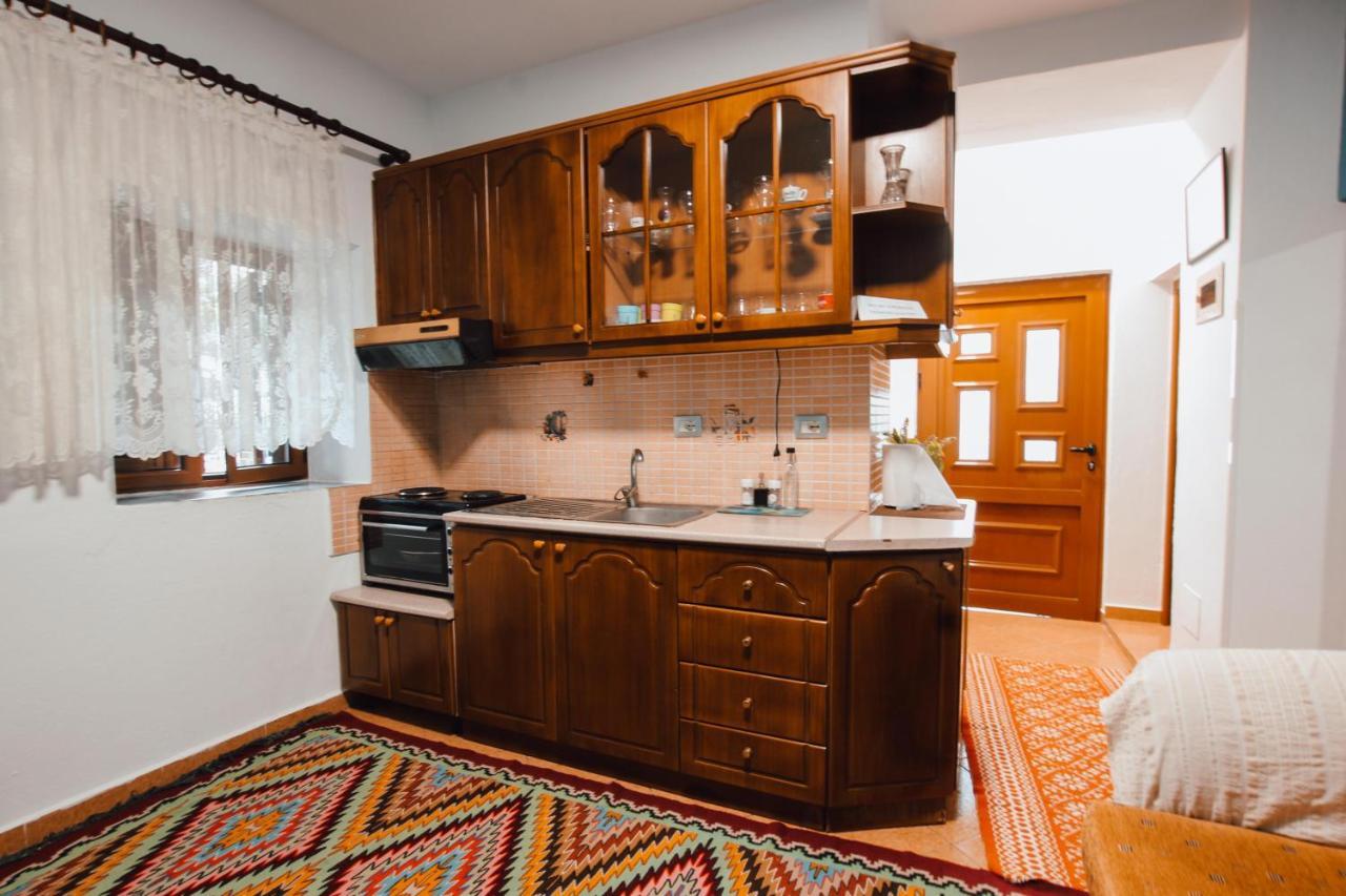 Bb Traditional Apartment Gjirokaster Exterior photo