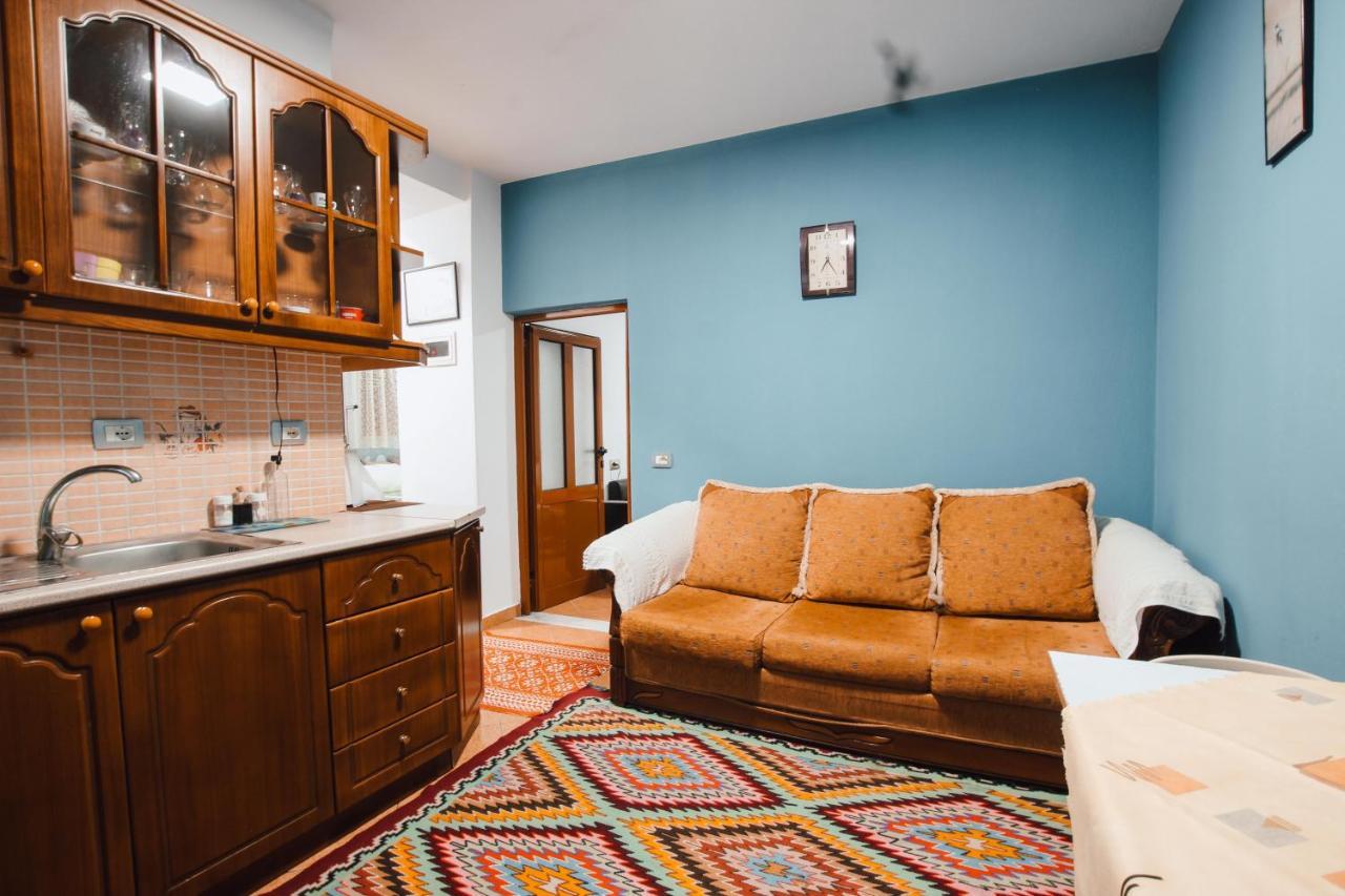 Bb Traditional Apartment Gjirokaster Exterior photo